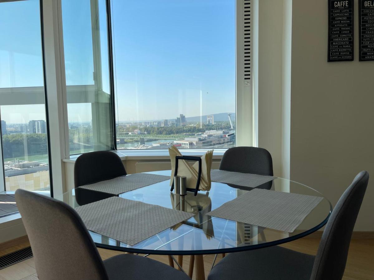 Sag Panorama Apartment 3 Rooms 19Th Floor Great View Free Parking Μπρατισλάβα Εξωτερικό φωτογραφία