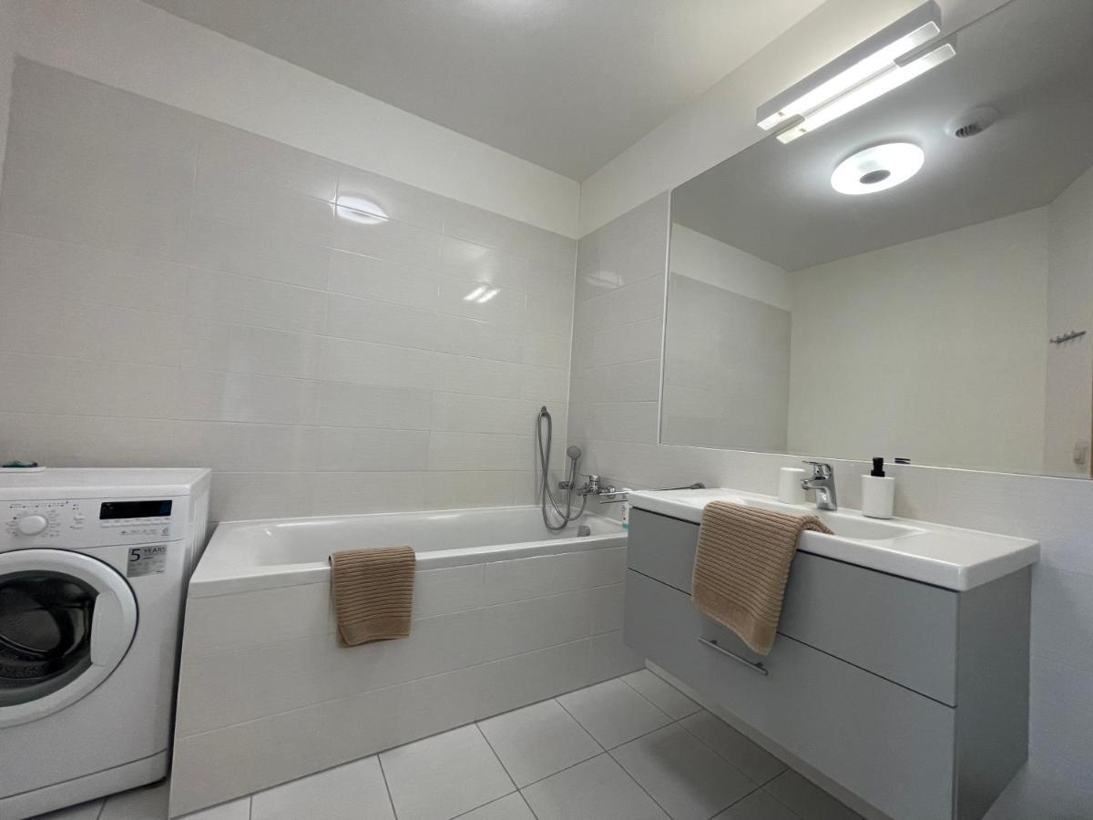 Sag Panorama Apartment 3 Rooms 19Th Floor Great View Free Parking Μπρατισλάβα Εξωτερικό φωτογραφία