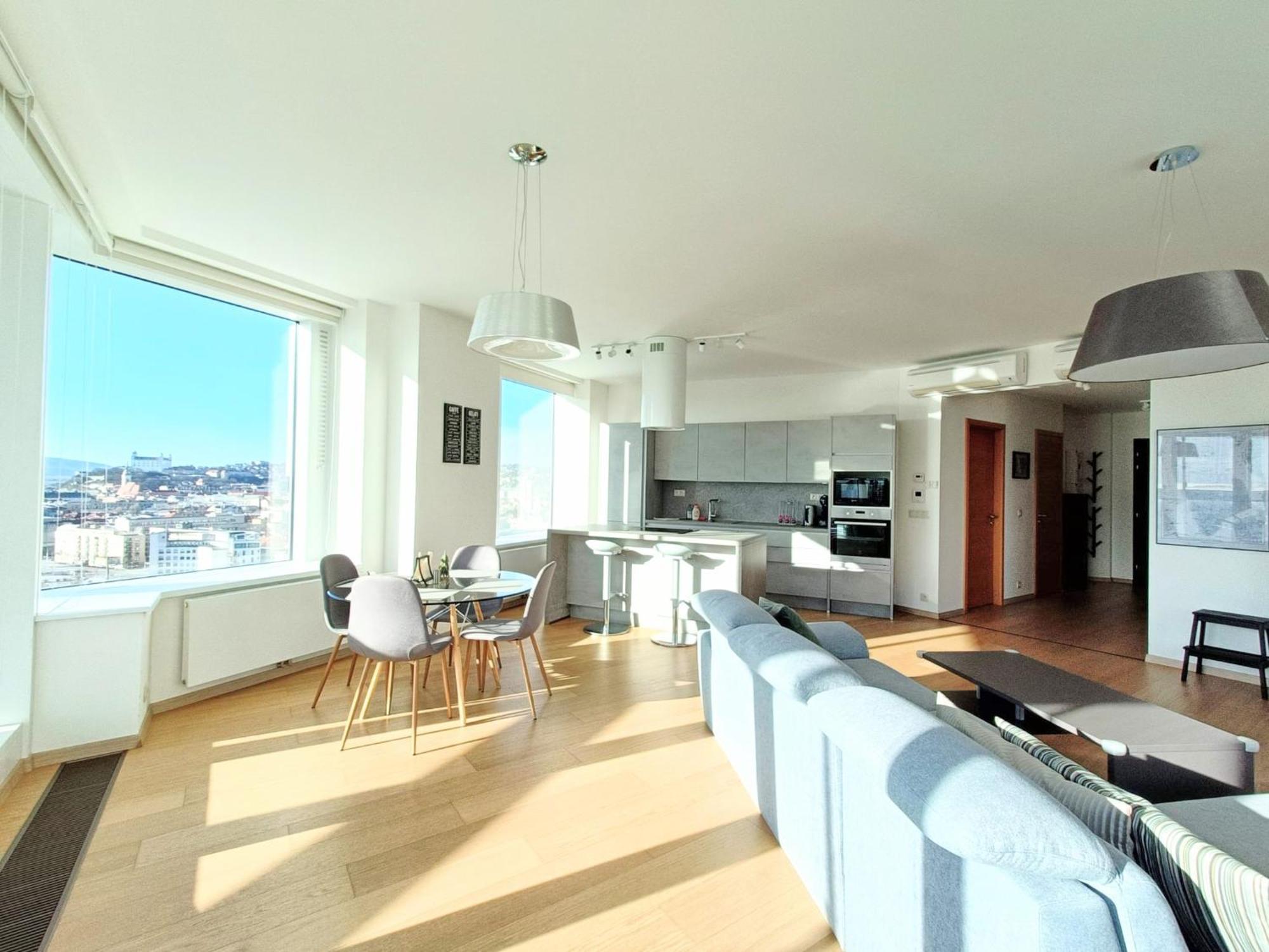 Sag Panorama Apartment 3 Rooms 19Th Floor Great View Free Parking Μπρατισλάβα Εξωτερικό φωτογραφία